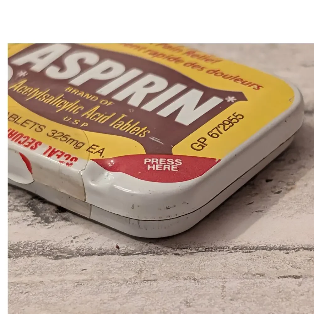 Vintage 1980 Bayer Aspirin 12 Tablet Metal Tin